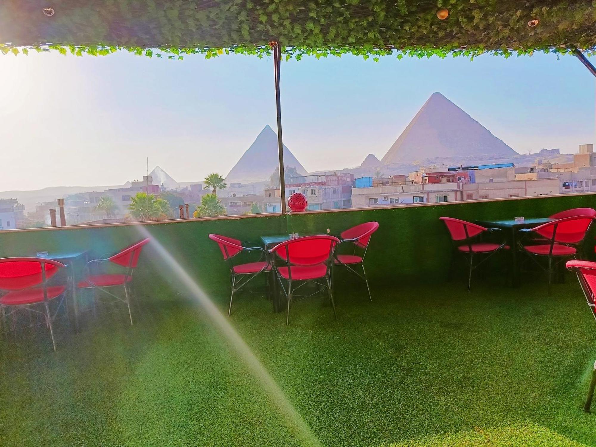 Magic Golden Pyramids View Hotel Kafret el-Gabal Eksteriør billede