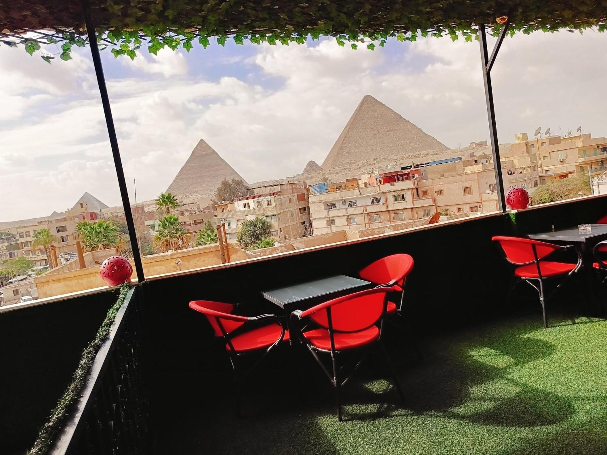 Magic Golden Pyramids View Hotel Kafret el-Gabal Eksteriør billede