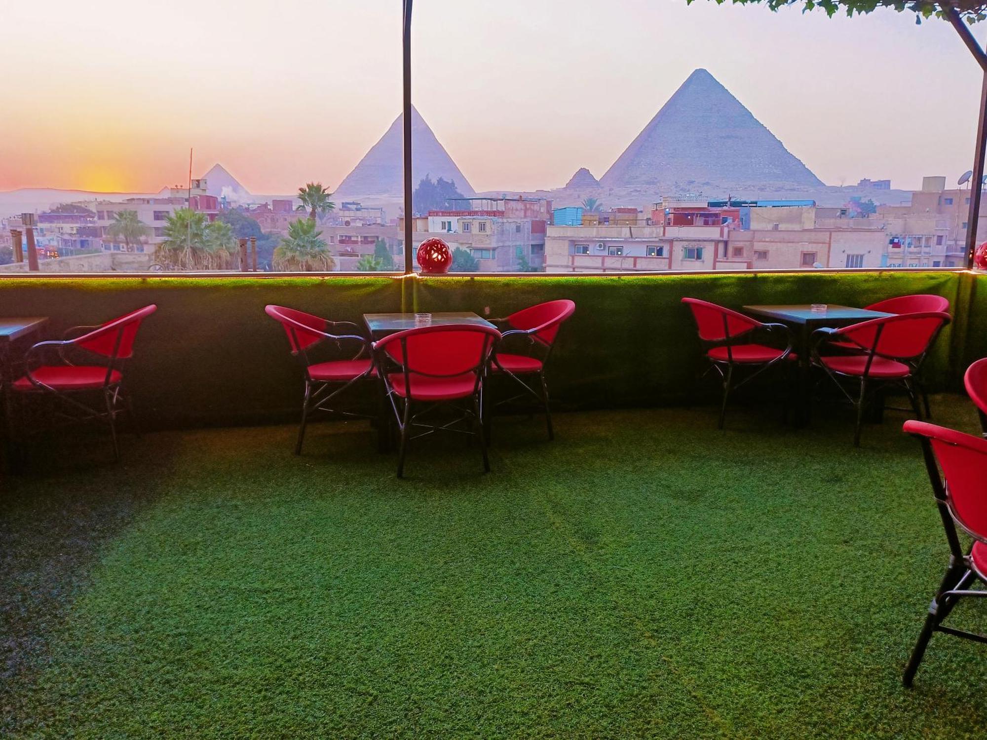 Magic Golden Pyramids View Hotel Kafret el-Gabal Eksteriør billede
