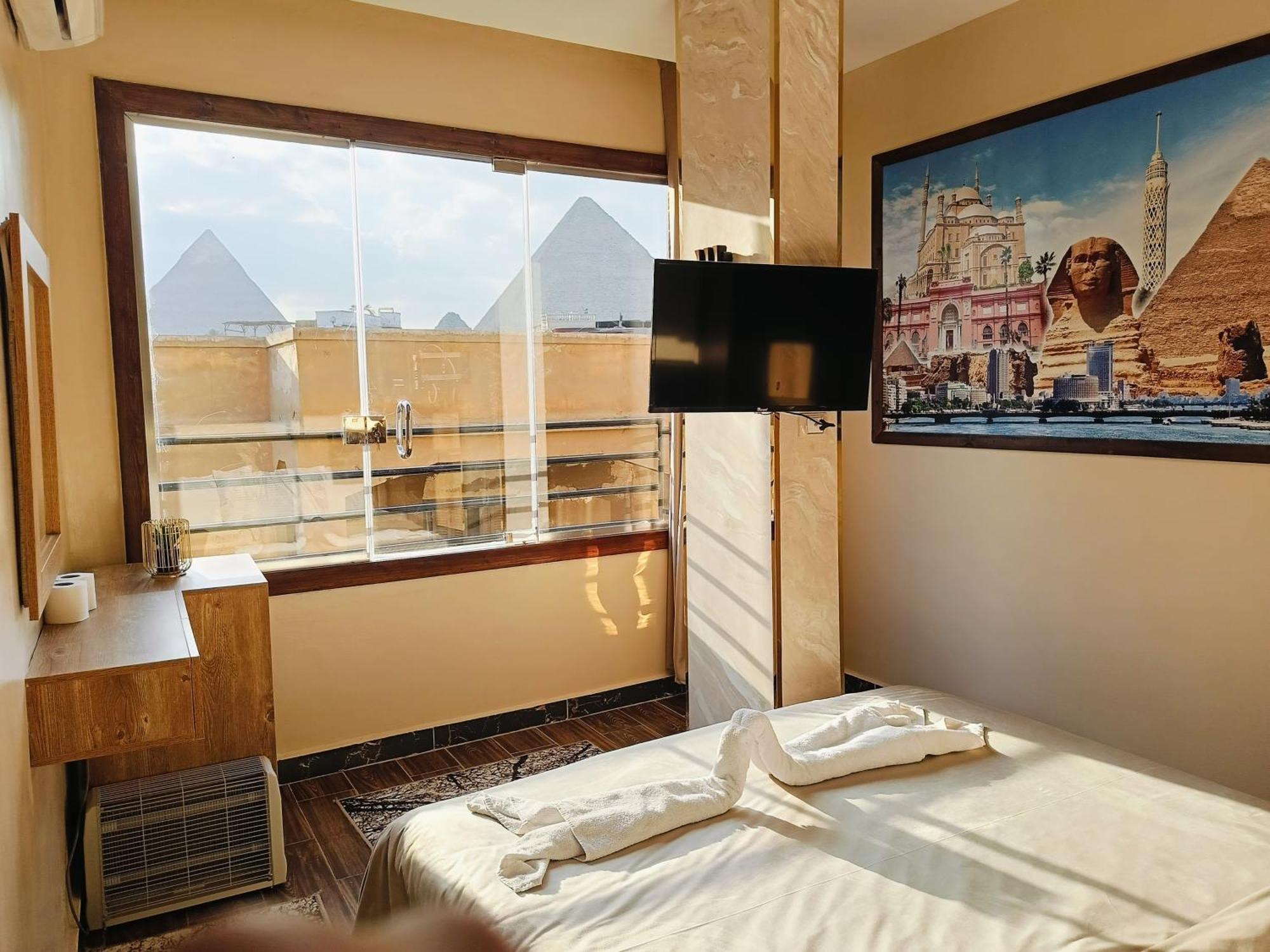 Magic Golden Pyramids View Hotel Kafret el-Gabal Eksteriør billede