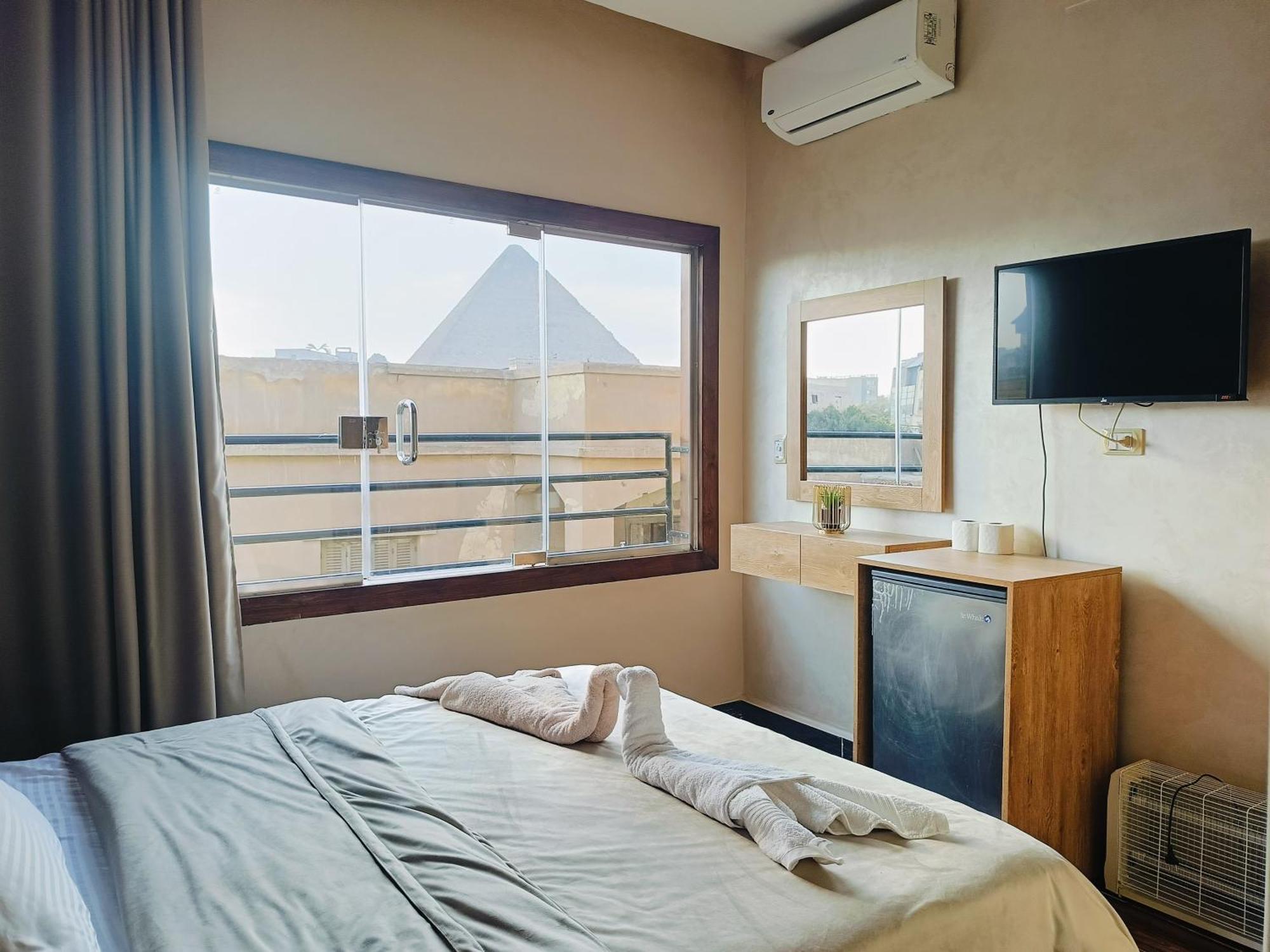 Magic Golden Pyramids View Hotel Kafret el-Gabal Eksteriør billede