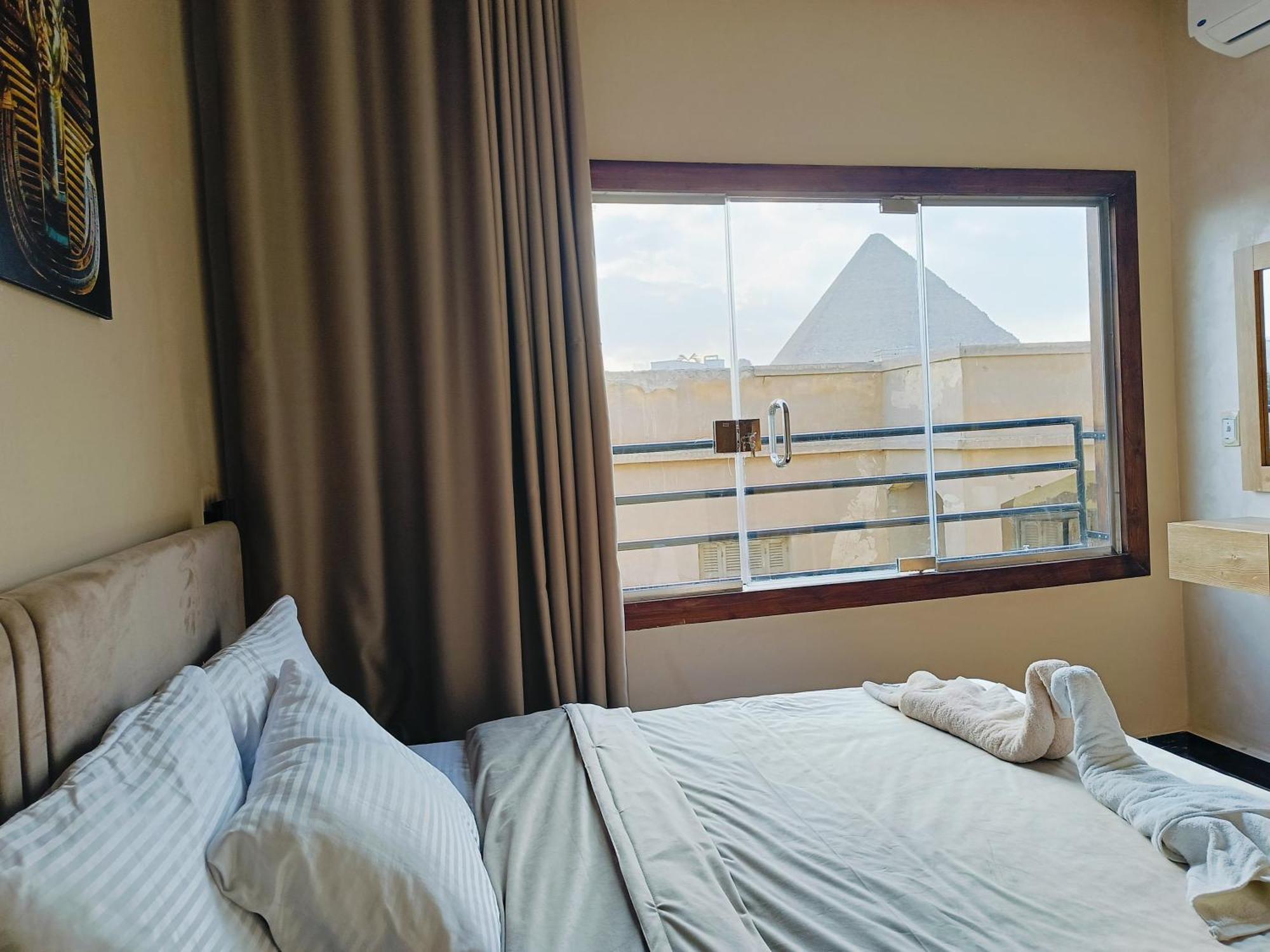 Magic Golden Pyramids View Hotel Kafret el-Gabal Eksteriør billede